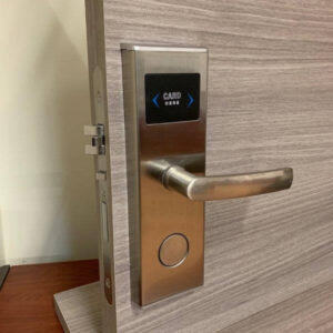 Electronic lock for hotels and B&Bs