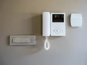 Remote control of the condominium door: The perfect solution.